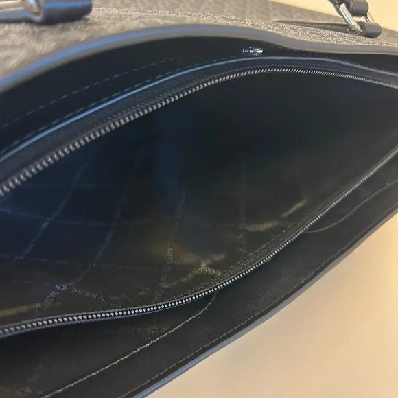 Michael Kors Purse & Wallet Sheila Large Signature & Metallic Tote Bag Black - Picture 8 of 12